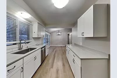 8140 49th Avenue N, New Hope, MN 55428 - Photo 5