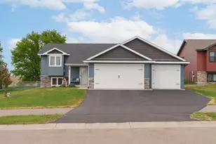 463 Prairie Rd, New Richmond, WI 54017 - Photo 1