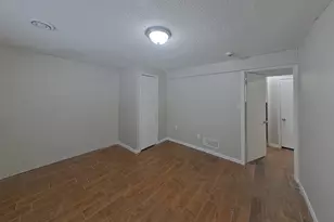 3200 Jurdy Ct S, Eagan, MN 55121 - Photo 11