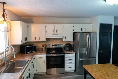 8047 Dupont Court N, Brooklyn Park, MN 55444 - Photo 3