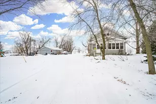 52877 Fairfield Ave, Rush City, MN 55069 - Photo 5