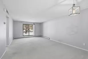 2670 Oxford St N, Roseville, MN 55113 - Photo 3