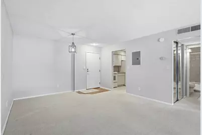 2670 Oxford Street N #202, Roseville, MN 55113 - Photo 7