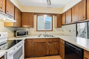 406 Whispering Ln, Hastings, MN 55033 - Photo 5