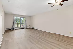 2670 Oxford St N, Roseville, MN 55113 - Photo 9