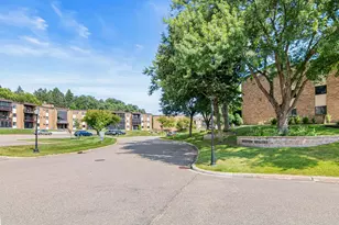 2670 Oxford St N, Roseville, MN 55113 - Photo 23