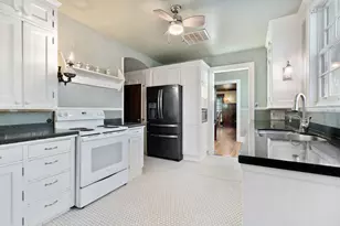 609 4th St NW, Austin, MN 55912 - Photo 9