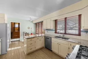 3700 Chowen Curve, Edina, MN 55410 - Photo 9