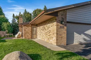 1224 Black Oaks Ln N, Plymouth, MN 55447 - Photo 3