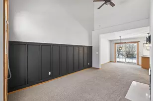 8615 Beverly Way, Inver Grove Heights, MN 55076 - Photo 3