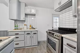 8515 Wentworth Ave S, Bloomington, MN 55420 - Photo 7