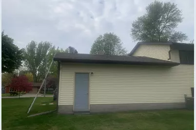 2408 21st Avenue SW, Willmar, MN 56201 - Photo 13