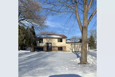 2408 21st Avenue SW, Willmar, MN 56201 - Photo 3