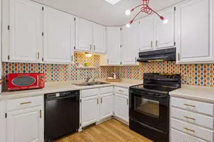 561 Dresden Dr, Chaska, MN 55318 - Photo 13