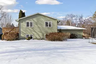 561 Dresden Dr, Chaska, MN 55318 - Photo 35