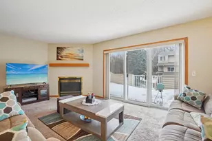 14246 Hibiscus Ct, Apple Valley, MN 55124 - Photo 11