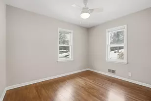 701 Eldridge Ave W, Roseville, MN 55113 - Photo 17