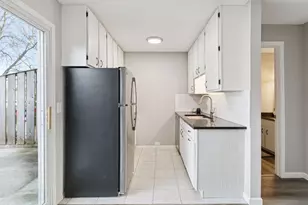 1479 Goodwin Ave N, Oakdale, MN 55128 - Photo 9