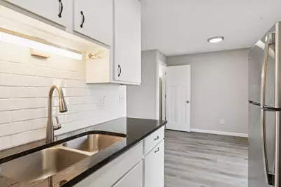 1479 Goodwin Avenue N, Oakdale, MN 55128 - Photo 11