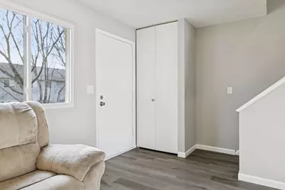 1479 Goodwin Avenue N, Oakdale, MN 55128 - Photo 5