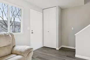 1479 Goodwin Ave N, Oakdale, MN 55128 - Photo 5