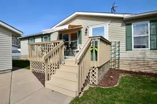 704 1st St E, Milaca, MN 56353 - Photo 3