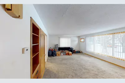 304 Secor Street N, Bricelyn, MN 56014 - Photo 3