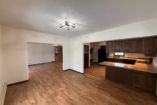 402 E Flynn St, Redwood Falls, MN 56283 - Photo 9