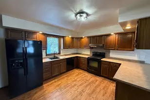 402 E Flynn St, Redwood Falls, MN 56283 - Photo 13