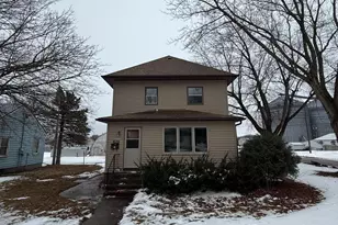 402 E Flynn St, Redwood Falls, MN 56283 - Photo 1