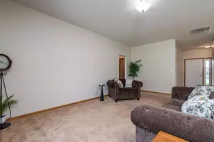 416 Buckshot Ct, Kenyon, MN 55946 - Photo 11