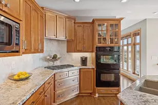 1207 Adrian Dr, Chaska, MN 55318 - Photo 9