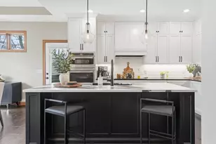 1978 Thom Dr, Arden Hills, MN 55112 - Photo 15