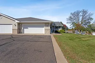 745 Sterling Ct, Mahtomedi, MN 55115 - Photo 11