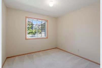 745 Sterling Court, Mahtomedi, MN 55115 - Photo 19