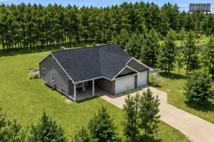 1400 Carriage Hill Dr, Hinckley, MN 55037 - Photo 3