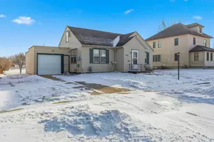 809 3rd St SW, Waseca, MN 56093 - Photo 37