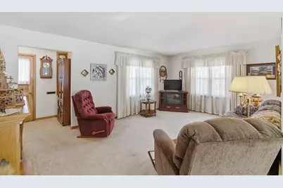 809 3rd Street SW, Waseca, MN 56093 - Photo 3