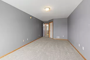 8014 Golden Valley Rd, Golden Valley, MN 55427 - Photo 25