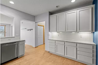 8014 Golden Valley Road, Golden Valley, MN 55427 - Photo 11