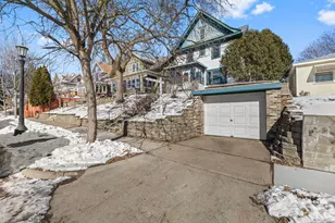 1121 Hague Ave, Saint Paul, MN 55104 - Photo 3