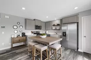 2135 Highview Rdg Ct, Shakopee, MN 55379 - Photo 1