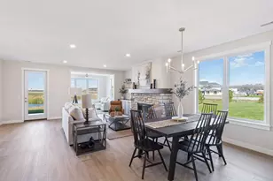 2985 Thompson Dr, River Falls, WI 54022 - Photo 9