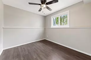 571 N Montgomery Ave, Le Center, MN 56057 - Photo 17