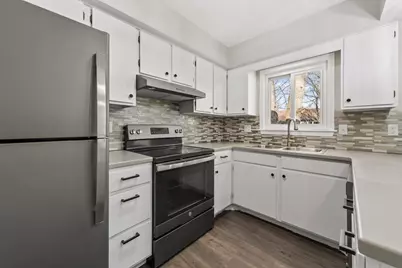 571 N Montgomery Avenue, Le Center, MN 56057 - Photo 5