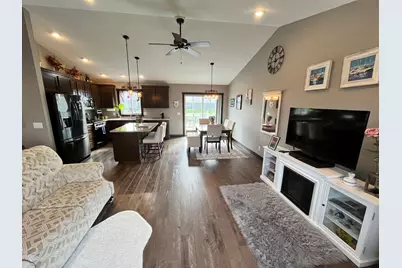 1642 Beaver Way, New Richmond, WI 54017 - Photo 5