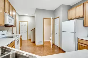 1819 Mockingbird Ave, Shakopee, MN 55379 - Photo 7