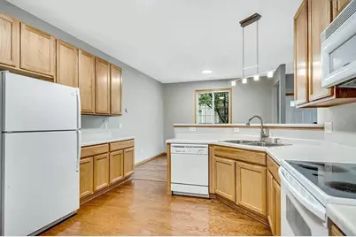 1819 Mockingbird Avenue, Shakopee, MN 55379 - Photo 9