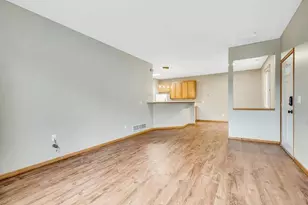 1819 Mockingbird Ave, Shakopee, MN 55379 - Photo 3