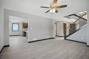 1801 13th Ave NE, Austin, MN 55912 - Photo 9